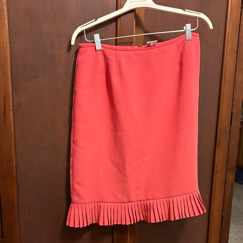 Chic Coral Pencil Skirt with Pleated Hem - Sz 16p